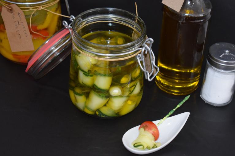 Tagliatelles de courgettes aux billes de mozzarella